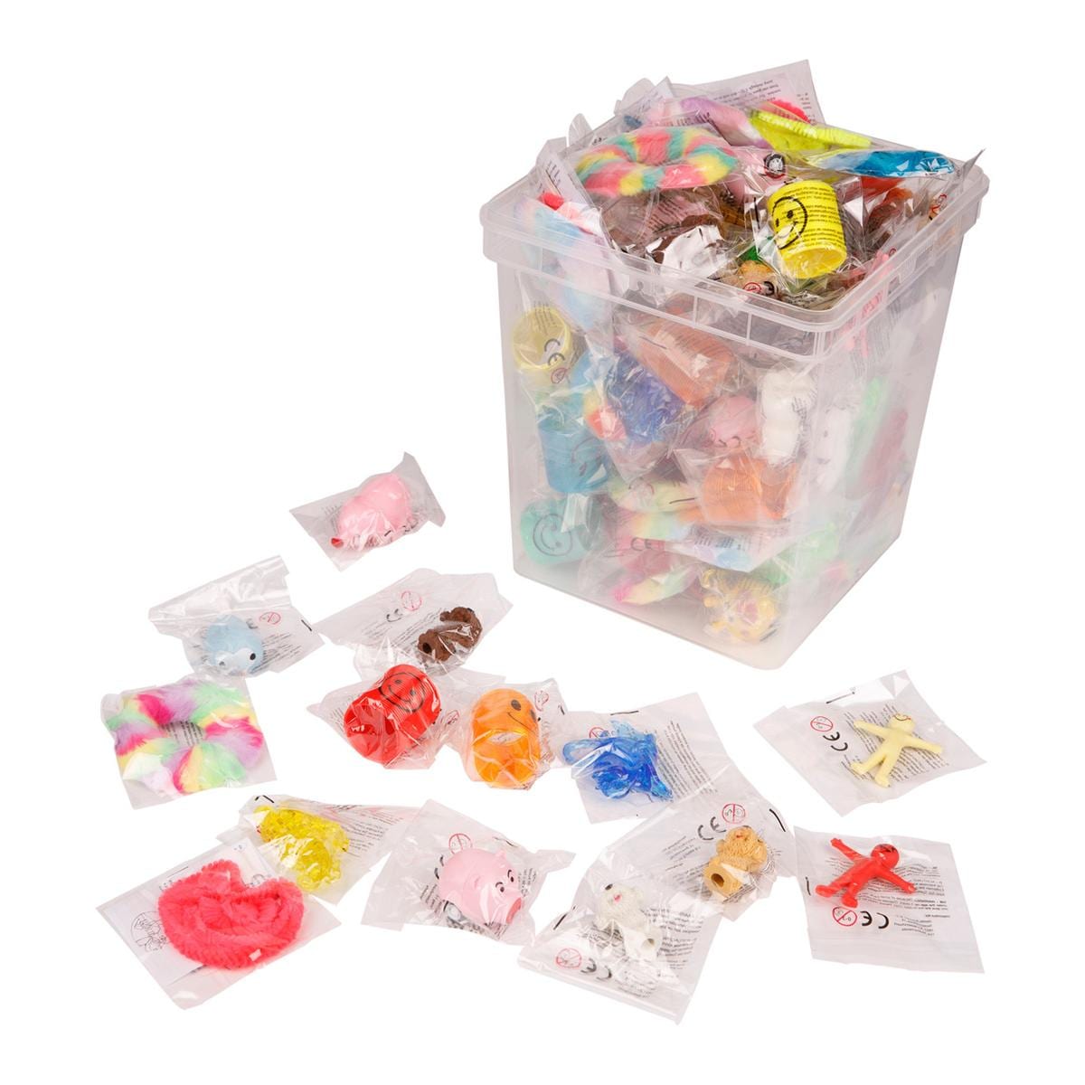Assortiment de jouets - entre autres assortiments voitures, avions et bateaux, 144 pcs